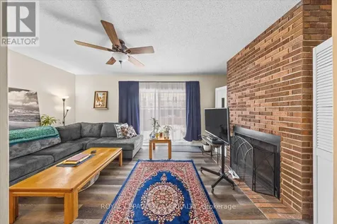 1137 Chimney Hill Way Ottawa ON K1J 8Z7