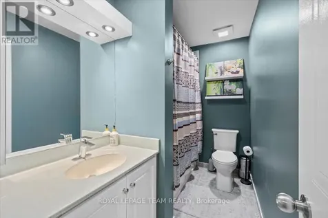 1137 Chimney Hill Way Ottawa ON K1J 8Z7