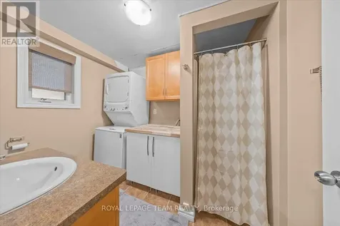 1137 Chimney Hill Way Ottawa ON K1J 8Z7
