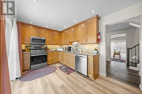 1137 Chimney Hill Way Ottawa ON K1J 8Z7