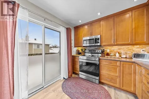 1137 Chimney Hill Way Ottawa ON K1J 8Z7