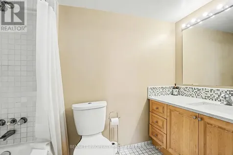 2760 Carousel Crescent Ottawa ON K1T 2N4