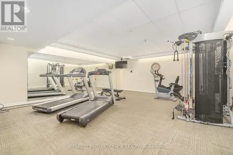 2760 Carousel Crescent Ottawa ON K1T 2N4