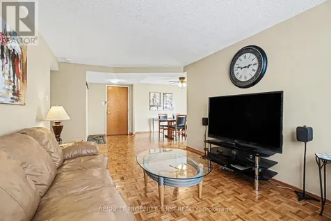 2760 Carousel Crescent Ottawa ON K1T 2N4