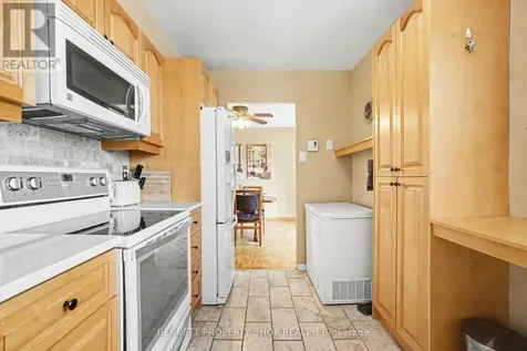2760 Carousel Crescent Ottawa ON K1T 2N4