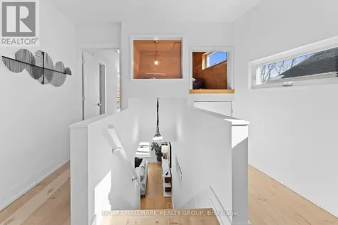 330 Winona Avenue Ottawa ON K1Z 5H4