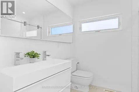 330 Winona Avenue Ottawa ON K1Z 5H4