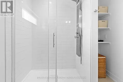 330 Winona Avenue Ottawa ON K1Z 5H4