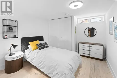330 Winona Avenue Ottawa ON K1Z 5H4