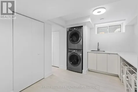 330 Winona Avenue Ottawa ON K1Z 5H4
