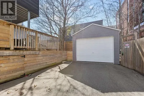330 Winona Avenue Ottawa ON K1Z 5H4