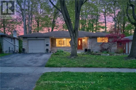 217 Pinegrove Crescent Waterloo ON N2L 4V2