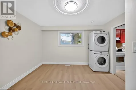 217 Pinegrove Crescent Waterloo ON N2L 4V2