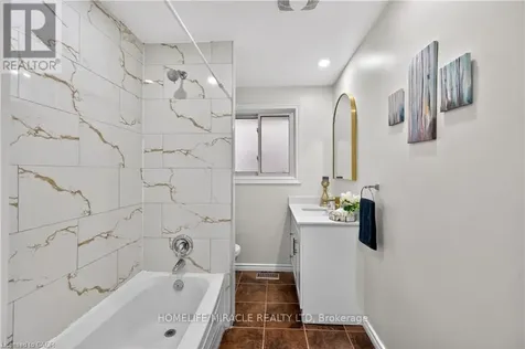 217 Pinegrove Crescent Waterloo ON N2L 4V2