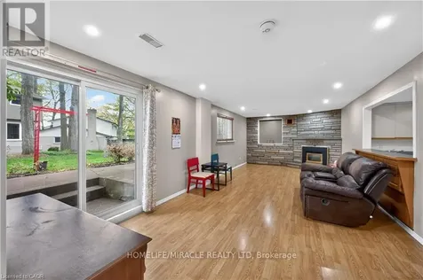 217 Pinegrove Crescent Waterloo ON N2L 4V2