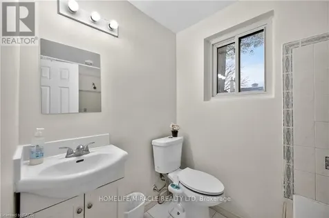 217 Pinegrove Crescent Waterloo ON N2L 4V2