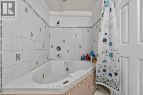 217 Pinegrove Crescent Waterloo ON N2L 4V2