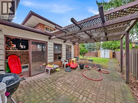 2880 St. Clair Avenue Windsor ON N9E 4B4