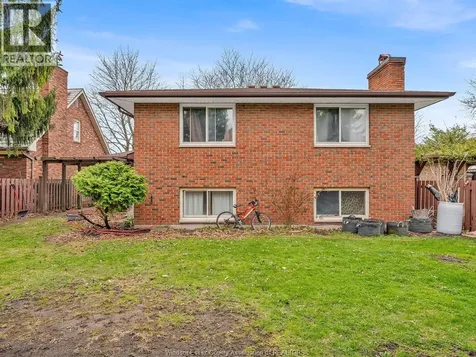 2880 St. Clair Avenue Windsor ON N9E 4B4