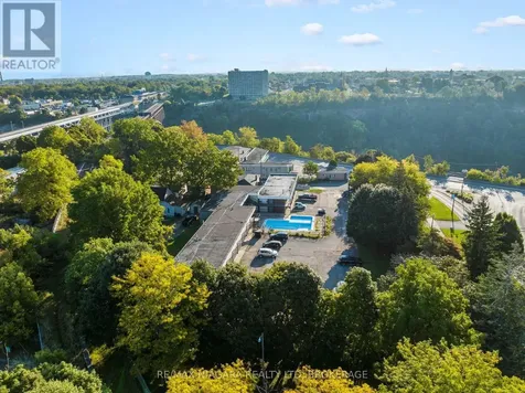 4625 Cataract Avenue Niagara Falls (downtown) ON L2E 3M3