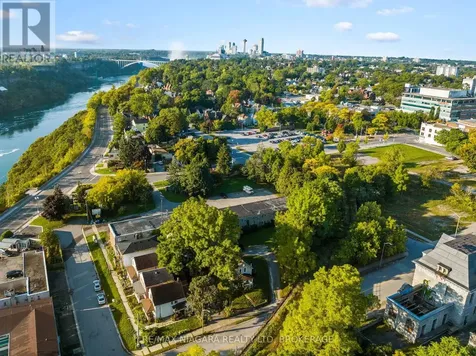 4625 Cataract Avenue Niagara Falls (downtown) ON L2E 3M3