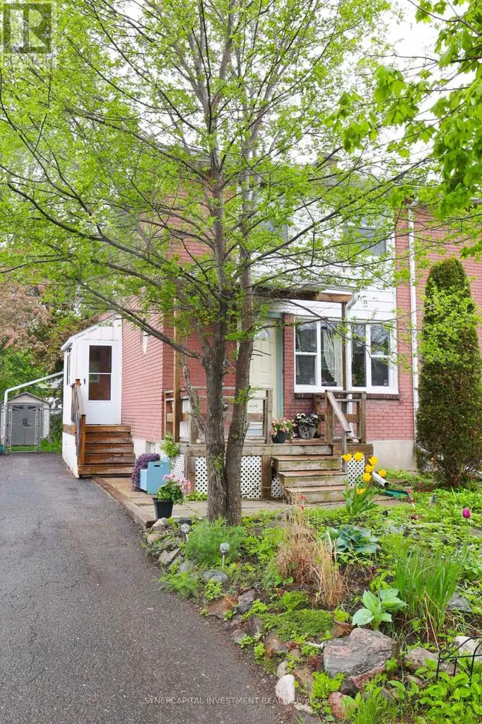 2502 Clementine Boulevard Ottawa ON K1V 8E4