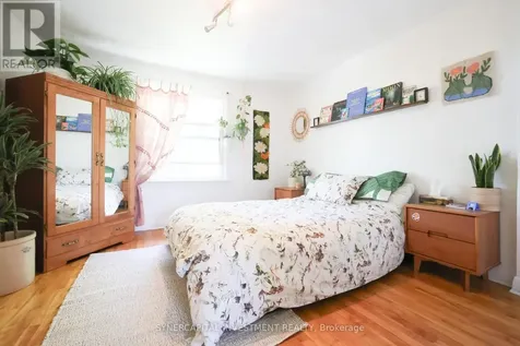 2502 Clementine Boulevard Ottawa ON K1V 8E4