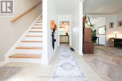 2502 Clementine Boulevard Ottawa ON K1V 8E4
