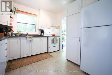 2502 Clementine Boulevard Ottawa ON K1V 8E4