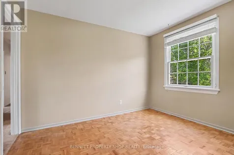 5449 Riverside Crescent Ottawa ON K4M 1G9