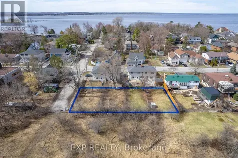 2725 Rowatt Street Ottawa ON K2B 5W4