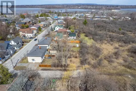 2725 Rowatt Street Ottawa ON K2B 5W4