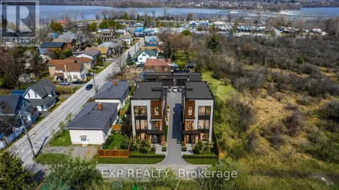 2725 Rowatt Street Ottawa ON K2B 5W4