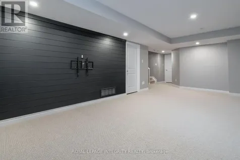 71 Fallengale Crescent Ottawa ON K2T 0K9