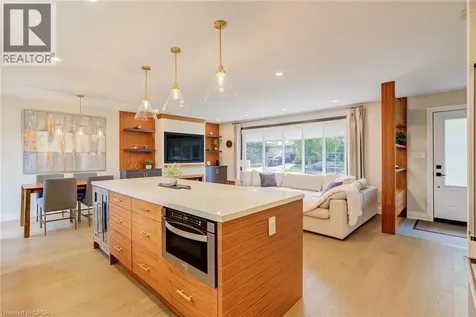 5226 Spruce Avenue Burlington ON L7L 1N1