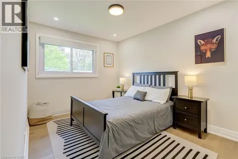 5226 Spruce Avenue Burlington ON L7L 1N1