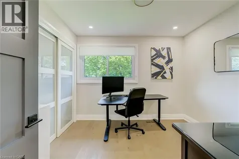 5226 Spruce Avenue Burlington ON L7L 1N1