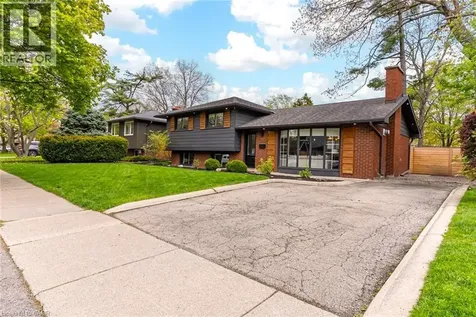 5226 Spruce Avenue Burlington ON L7L 1N1