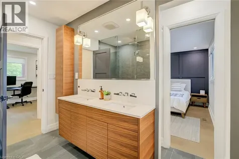 5226 Spruce Avenue Burlington ON L7L 1N1