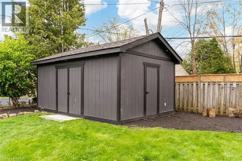 5226 Spruce Avenue Burlington ON L7L 1N1