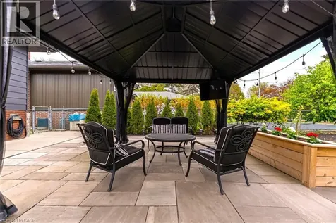 5226 Spruce Avenue Burlington ON L7L 1N1