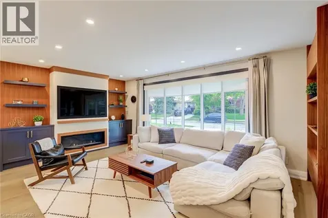 5226 Spruce Avenue Burlington ON L7L 1N1