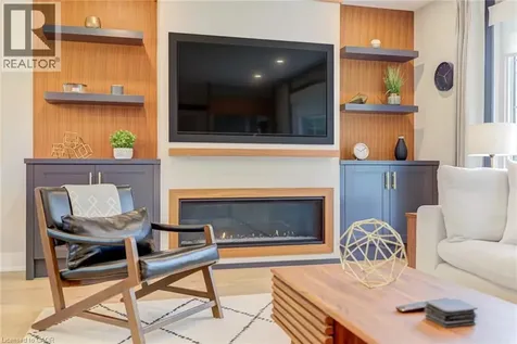 5226 Spruce Avenue Burlington ON L7L 1N1