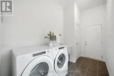 21 Hornchurch Street Whitby ON L1P 0J3