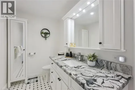 1418 Ghent Avenue Burlington ON L7S 1W8