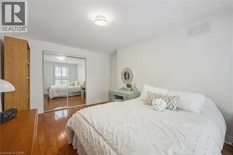 1418 Ghent Avenue Burlington ON L7S 1W8