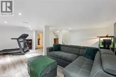 1418 Ghent Avenue Burlington ON L7S 1W8