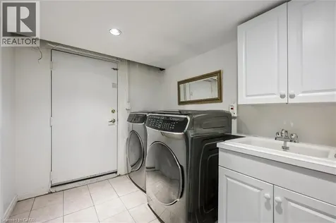 1418 Ghent Avenue Burlington ON L7S 1W8