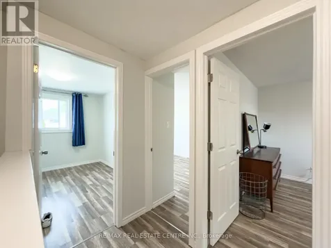 724 Parkview Crescent Cambridge ON N3H 4X9