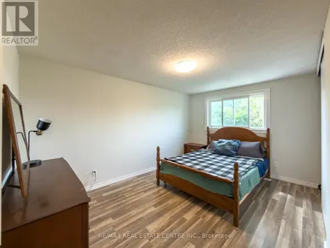724 Parkview Crescent Cambridge ON N3H 4X9